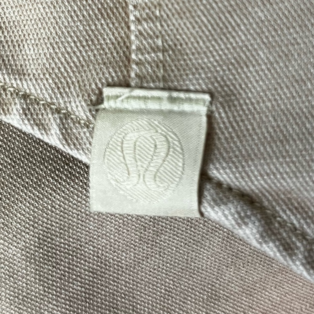 Lululemon Commission Shirt. Size Medium - Picture 7 of 9